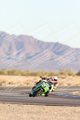 media/Dec-07-2025-CVMA (Sun) [[3e7d2de5dc]]/Race 18-Formula Twins-Formula 40 UL/